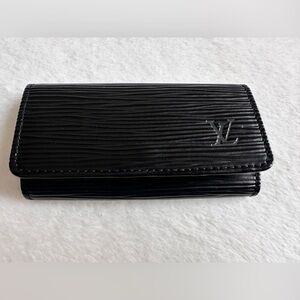Louis Vuitton Multicle 4 Epi Black 4-ring key case